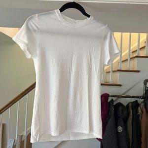 NWOT Mott and Bow Crew Neck T Shirt Size Small